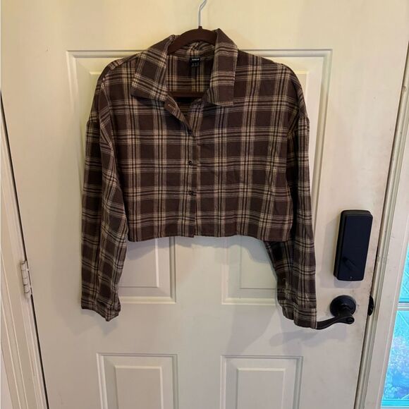 SHEIN Brown Plaid Cropped Button-Down Shirt - Picture 4 of 4